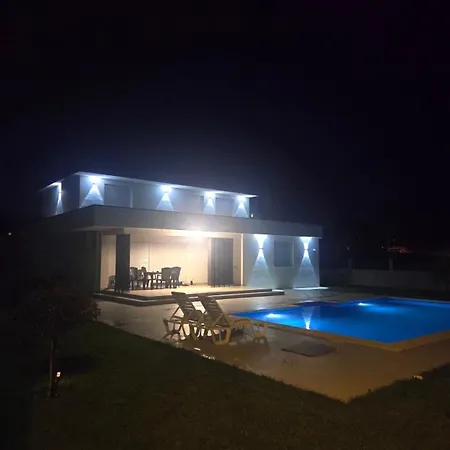 Dora Villa