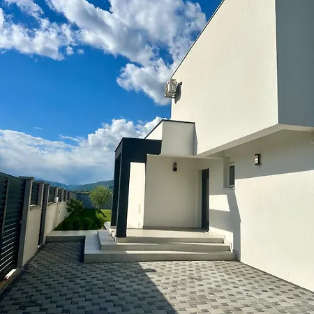 Villa Dora *