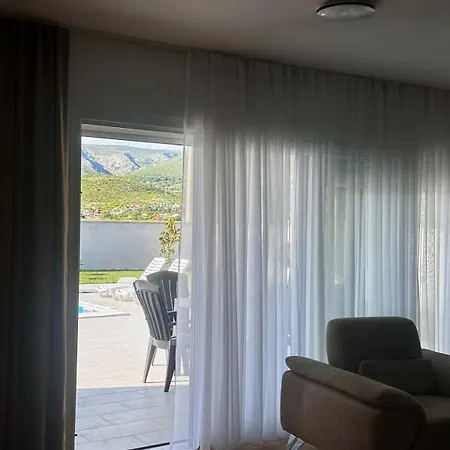 Dora * Mostar